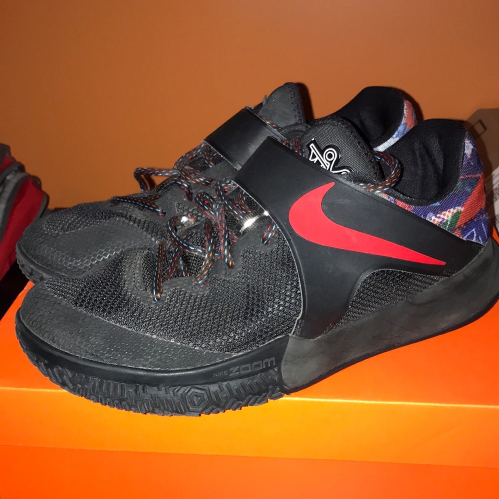 Nike Zoom Live Basketball Shoes